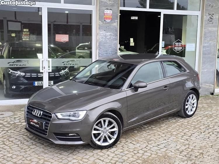 Usado Audi A3 Design 110 HP (80 kW) 2013 Cinza