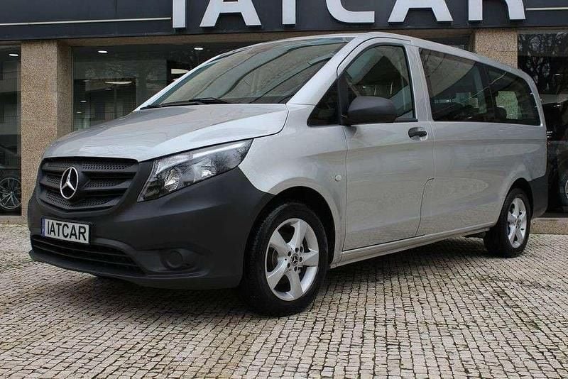Usado Mercedes Vito 163 HP (119 kW) 2018 Cinza Van