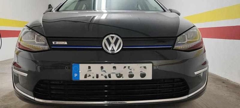 Cinzento Usado 2015 VW e-Golf Citadino | € 9.900 (Bom preço) - Imagem 1/4