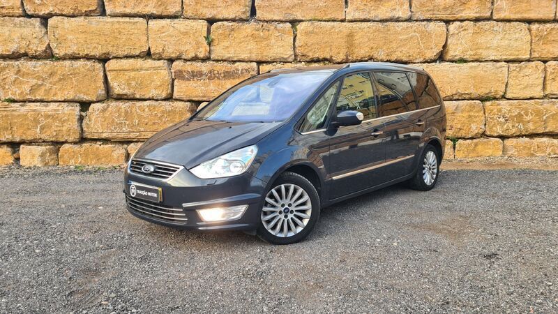 Cinzento Usado 2014 Ford Galaxy Titanium Monovolume | € 16.500 - Imagem 1/4