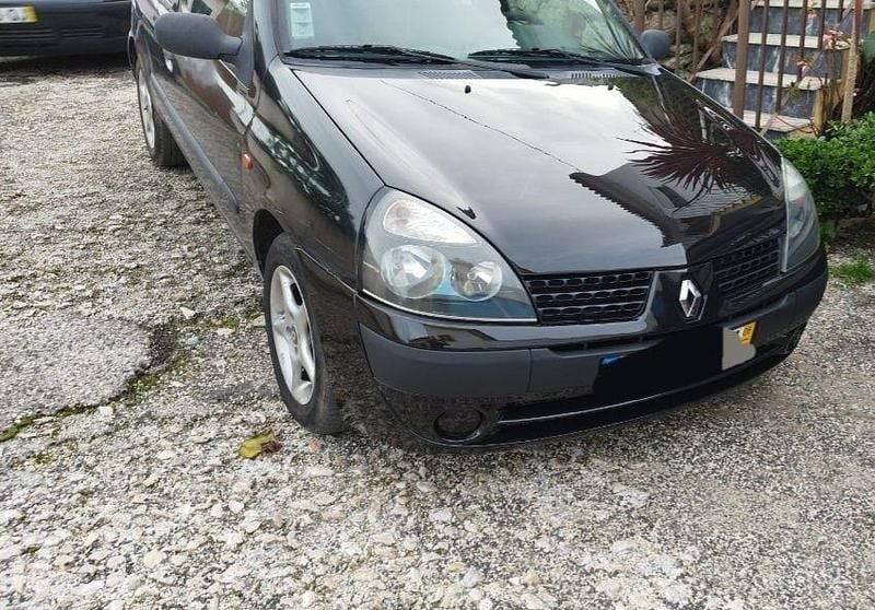 Usado 2006 Renault Clio II | € 2.000 (Bom preço) - Imagem 1/4
