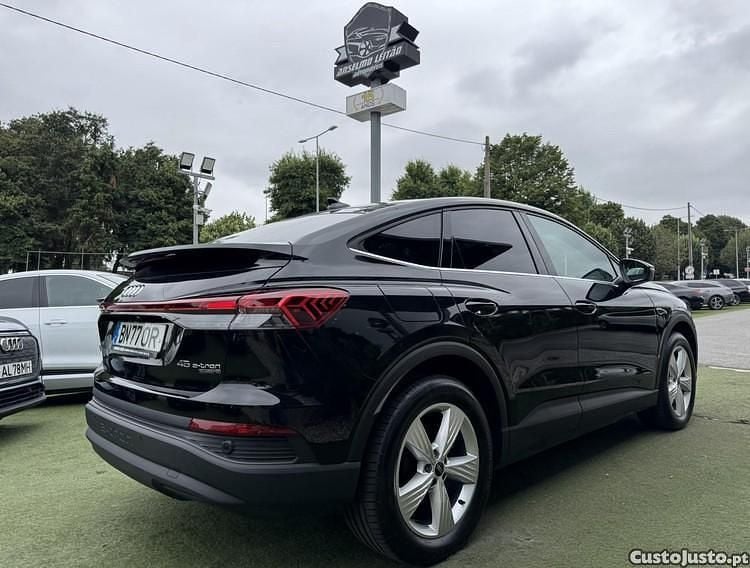 Preto Usado 2024 Audi Q4 Sportback e-tron SUV | € 48.750 - Imagem 1/1