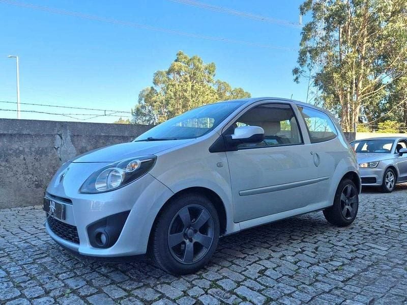 Cinza Usado 2012 Renault Twingo Expression Citadino | € 6.500 - Imagem 1/4