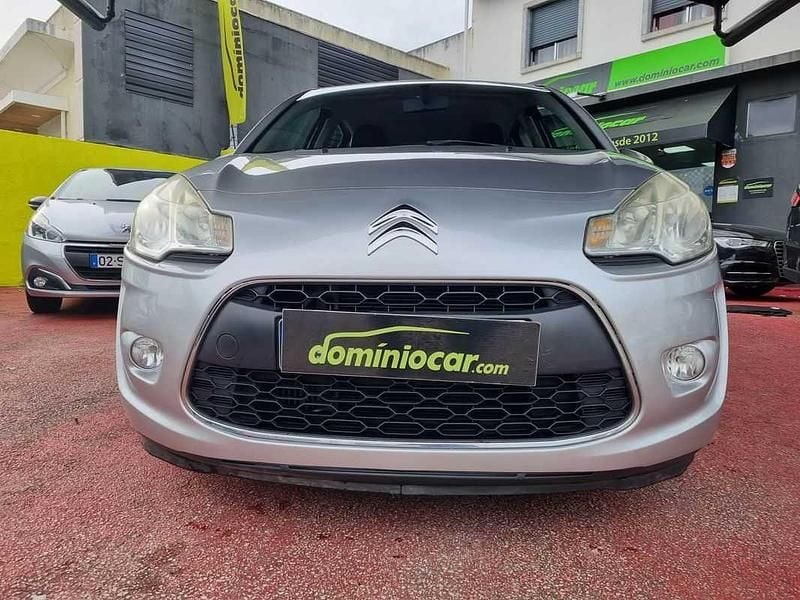 Usado Citroën C3 70 HP (51 kW) 2012 Cinzento