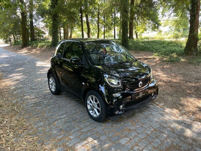 Preto Usado 2014 Smart ForTwo Coupé Prime Coupé | € 9.950 - Imagem 1/4