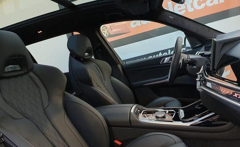 Usado BMW X7 352 HP (258 kW) 2024 Cinzento SUV