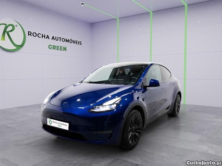 Azul Usado 2022 Tesla Model Y Long Range SUV | € 36.999 (Preço justo) - Imagem 1/1