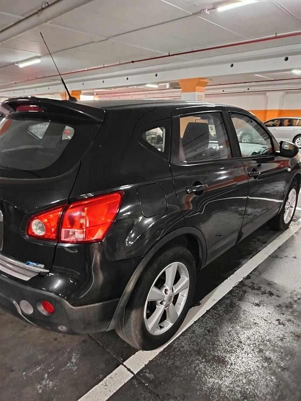 Usado Nissan Qashqai 106 HP (77 kW) 2009 Preto SUV