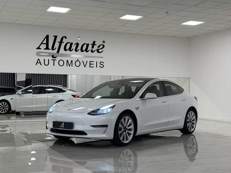 Branco pérola Usado 2019 Tesla Model 3 Sedan | € 24.890 (Preço elevado) - Imagem 1/4