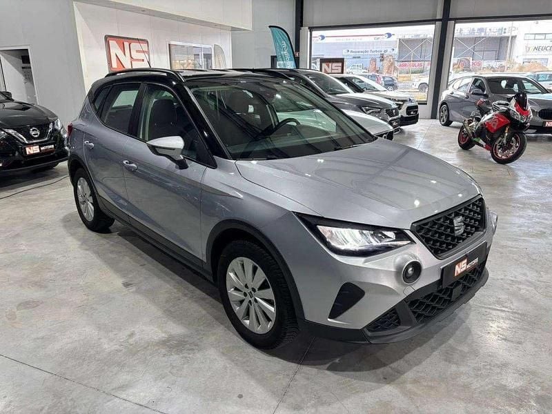 Cinzento Usado 2023 Seat Arona Style SUV | € 17.900 (Preço justo) - Imagem 1/4