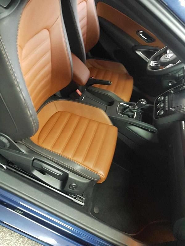 Usado VW Scirocco Sport 150 HP (110 kW) 2016 Azul Coupé