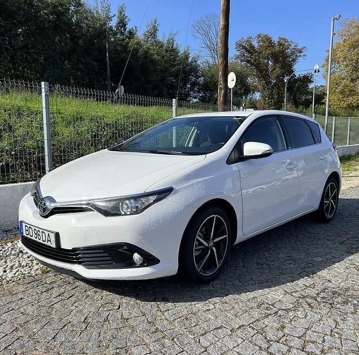 Usado 2017 Toyota Auris Sedan | € 13.500 - Imagem 1/4