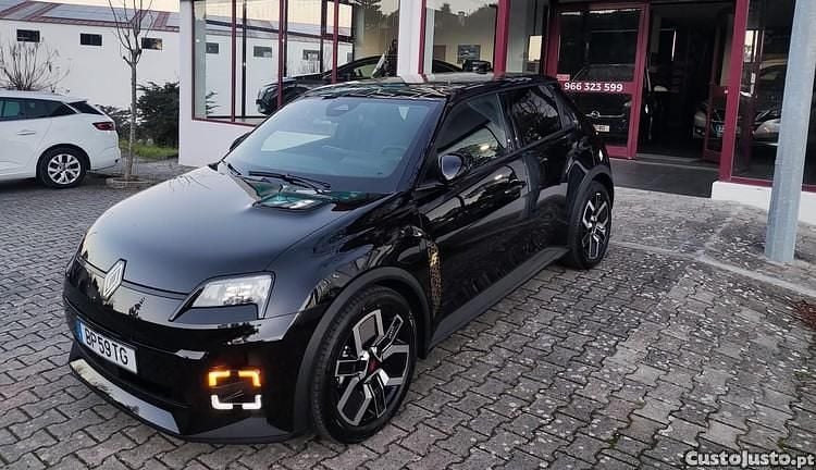 Preto Usado 2024 Renault R5 Komfort Citadino | € 36.990 - Imagem 1/1