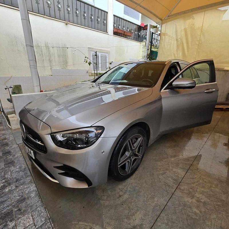 Usado Mercedes E300 306 HP (225 kW) 2021 Cinzento Carrinha