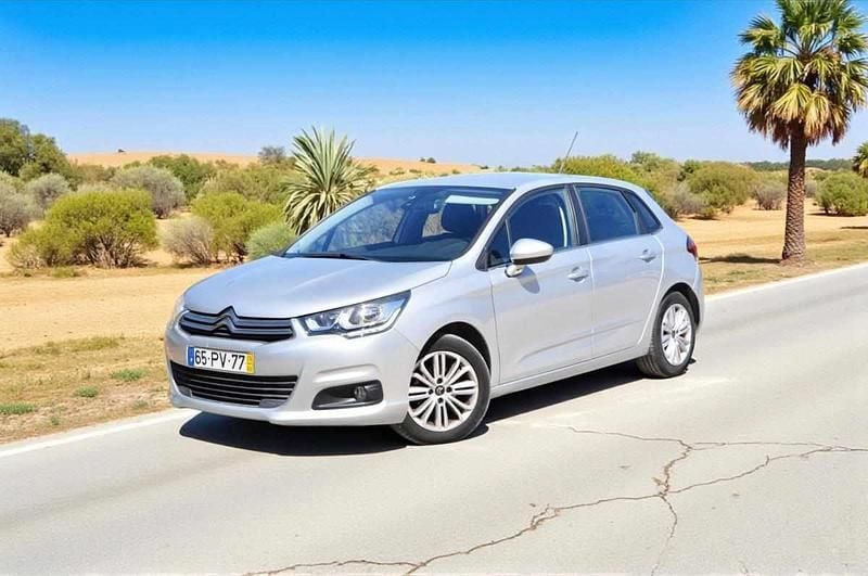 Branco Usado 2015 Citroën C4 Citadino | € 8.900 (Bom preço) - Imagem 1/4