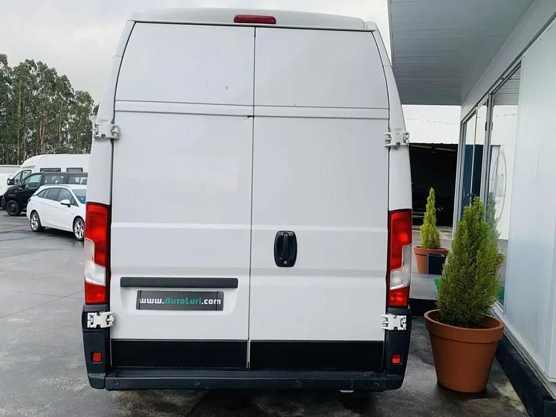 Usado Peugeot Boxer 120 HP (88 kW) 2021 Branco Van