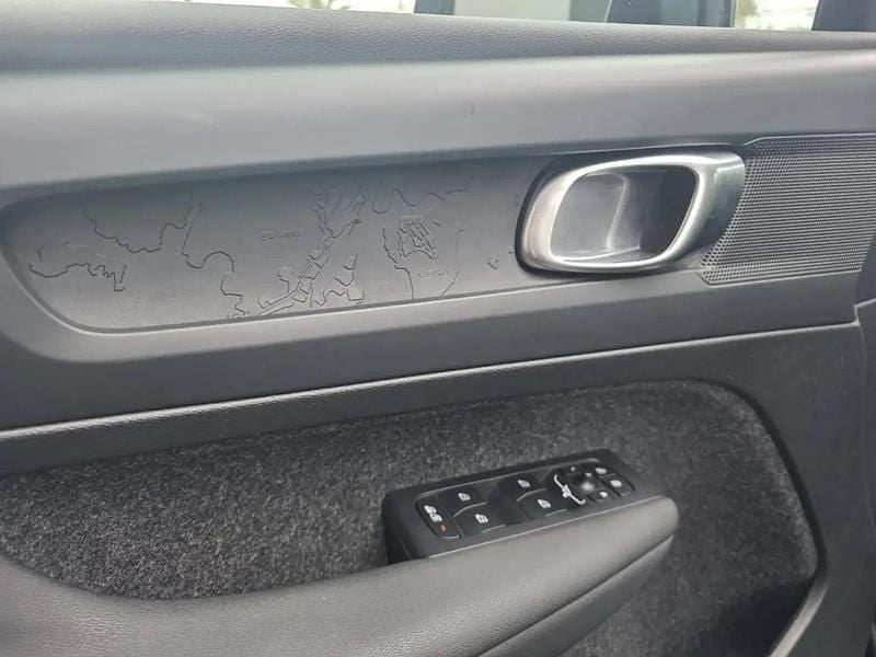 Usado Volvo XC40 163 HP (119 kW) 2024 Preto SUV