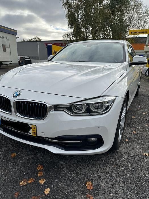 Usado 2017 BMW 330e Sedan | € 14.500 (Preço justo) - Imagem 1/4