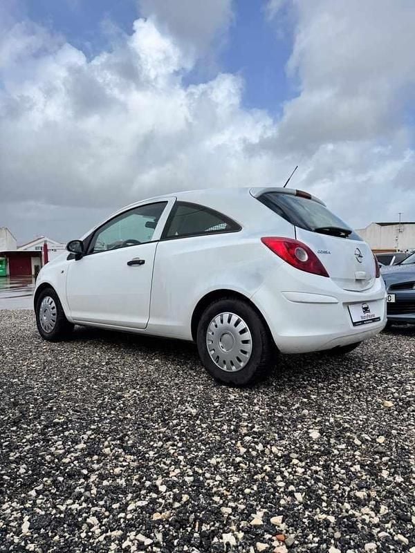Usado Opel Corsa 75 HP (55 kW) 2008 Branco Citadino