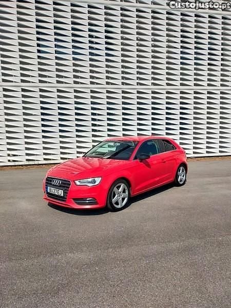 Vermelho Usado 2012 Audi A3 Sport Citadino | € 12.900 (Preço justo) - Imagem 1/1