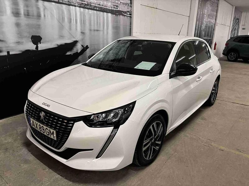 Branco Usado 2023 Peugeot 208 Allure Citadino | € 17.800 (Preço justo) - Imagem 1/4