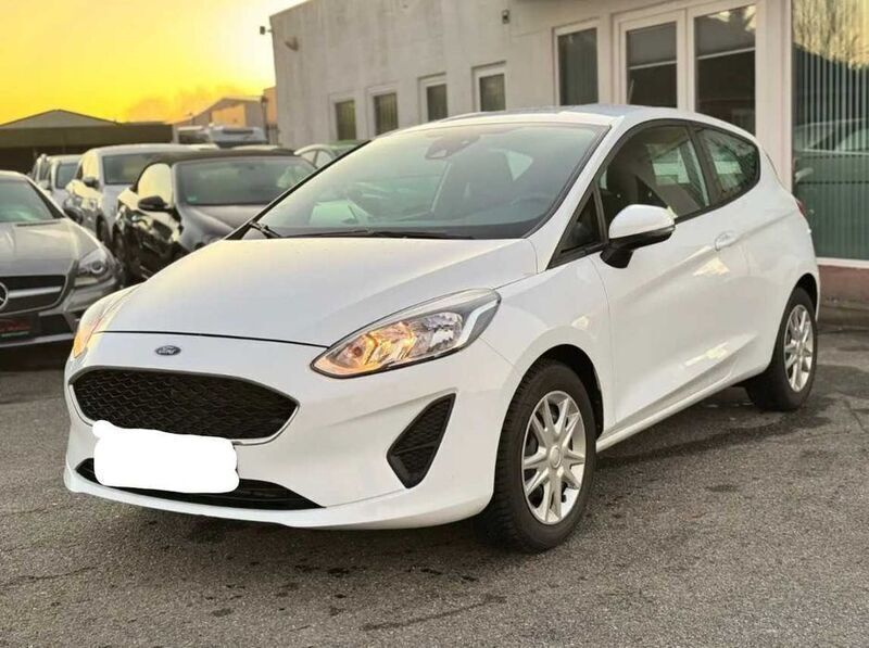 Preto Usado 2018 Ford Fiesta Citadino | € 10.990 - Imagem 1/4