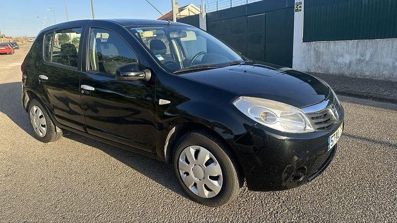 Usado 2011 Dacia Sandero Citadino | € 3.950 - Imagem 1/4