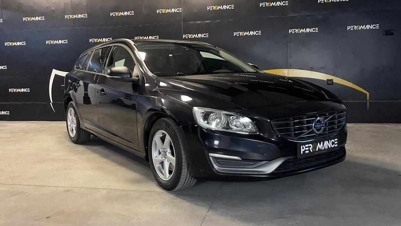 Preto Usado 2018 Volvo V60 Carrinha | € 11.900 - Imagem 1/4