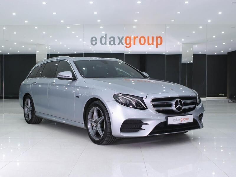Cinza Usado 2020 Mercedes E300 AMG line Carrinha | € 30.490 (Bom preço) - Imagem 1/4