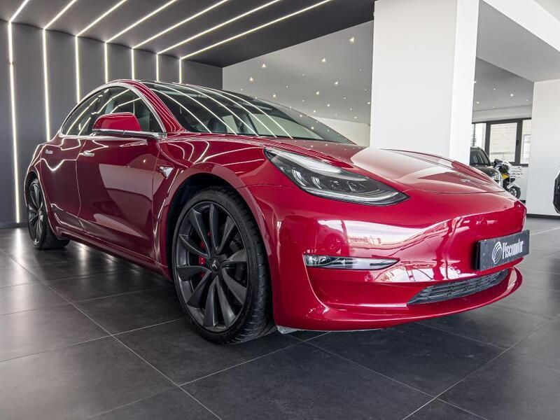 Vermelho Usado 2020 Tesla Model 3 Performance Sedan | € 35.800 (Caro) - Imagem 1/4