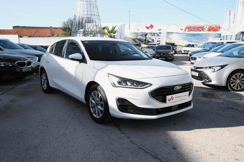 Branco Usado 2022 Ford Focus Citadino | € 17.950 (Preço justo) - Imagem 1/4