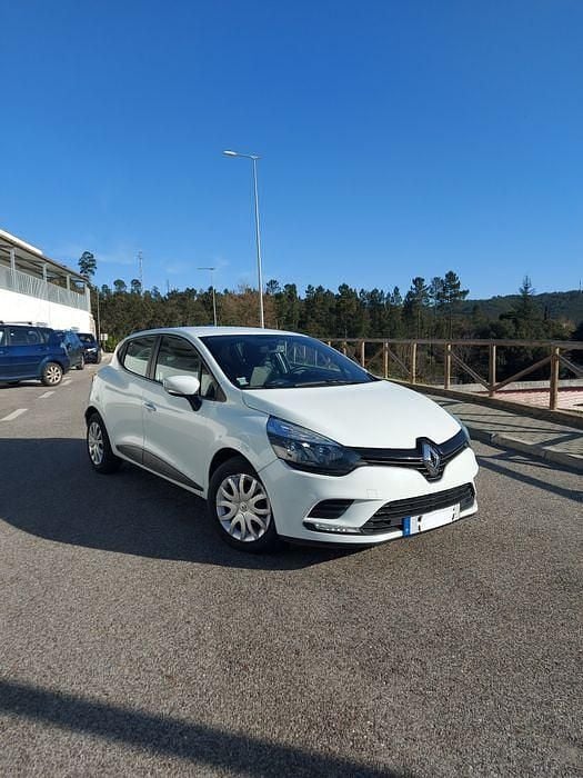 Usado 2016 Renault Clio IV Zen Sedan | € 9.990 (Preço justo) - Imagem 1/4