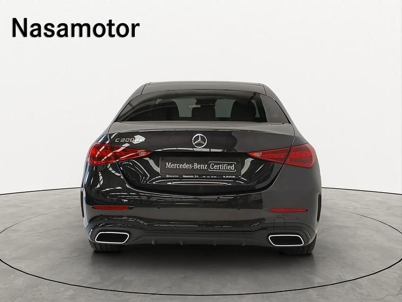 Usado Mercedes C300 313 HP (230 kW) 2023 Preto Sedan