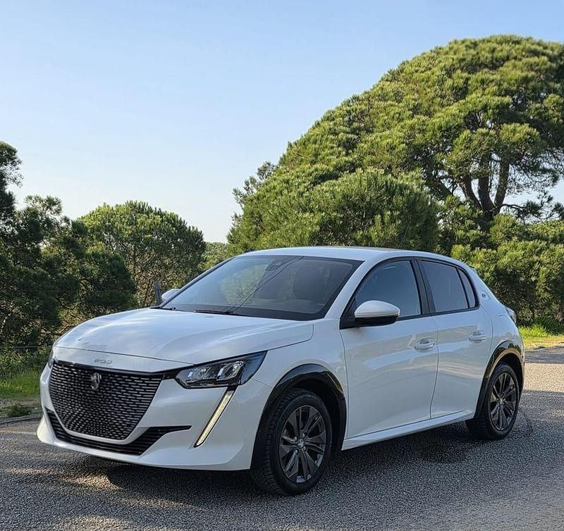 Usado Peugeot e-208 Style 100 kW (136 HP) 2021 Branco Citadino