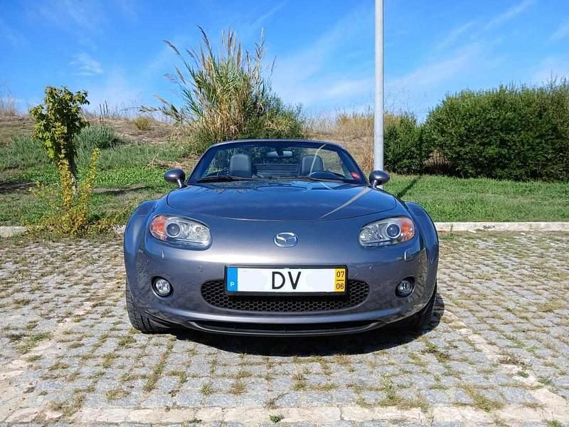 Usado Mazda MX5 160 HP (117 kW) 2007 Cinzento Cabrios