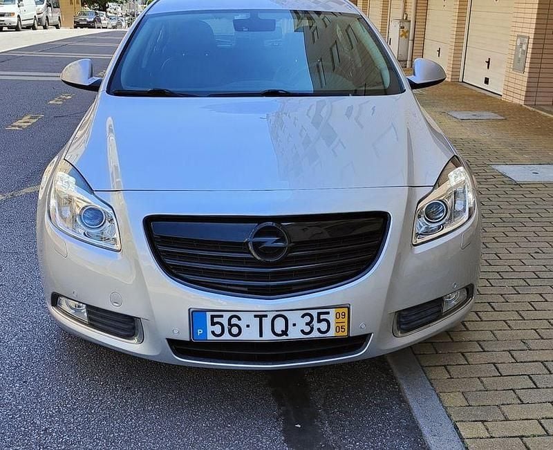 Usado Opel Insignia 220 HP (161 kW) 2009 Sedan