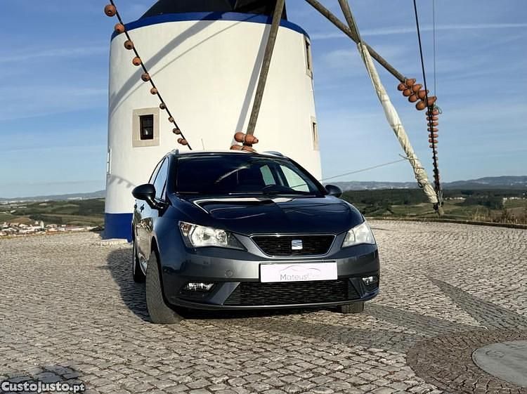 Usado Seat Ibiza Style 75 HP (55 kW) 2012 Cinza Sedan