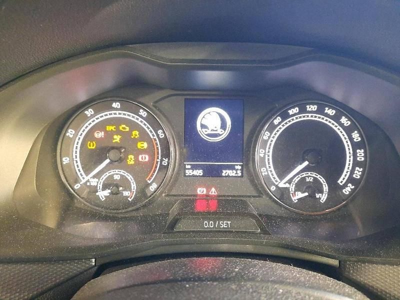 Usado Skoda Kamiq 95 HP (69 kW) 2023 Preto SUV