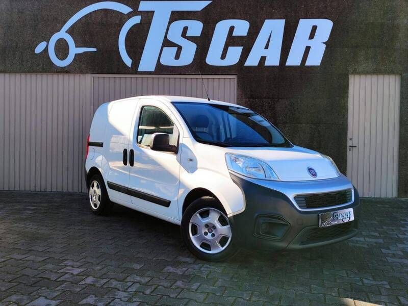 Branco Usado 2017 Fiat Fiorino Monovolume | € 8.750 (Preço justo) - Imagem 1/4
