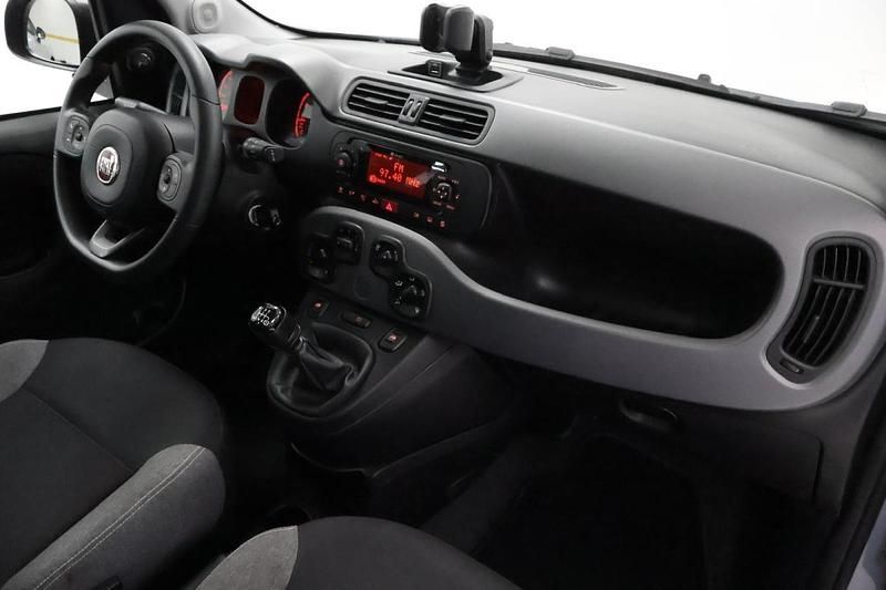 Usado Fiat Panda City Life 70 HP (51 kW) 2022 Cinza Citadino