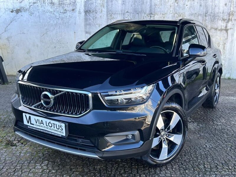 Preto Usado 2020 Volvo XC40 Momentum SUV | € 29.500 (Caro) - Imagem 1/4