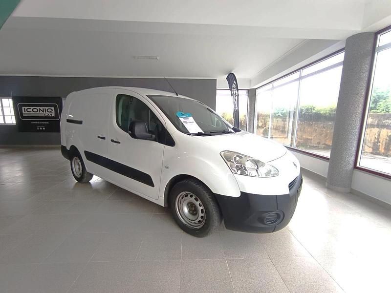 Branco Usado 2013 Peugeot Partner Van | € 7.500 - Imagem 1/4