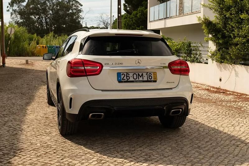 Usado Mercedes GLA220 AMG line 170 HP (125 kW) 2014 Branco SUV