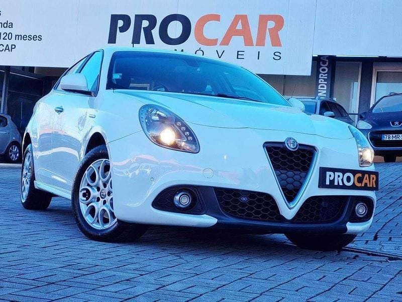 Branco Usado 2017 Alfa Romeo Giulietta | € 10.900 (Super Preço) - Imagem 1/4