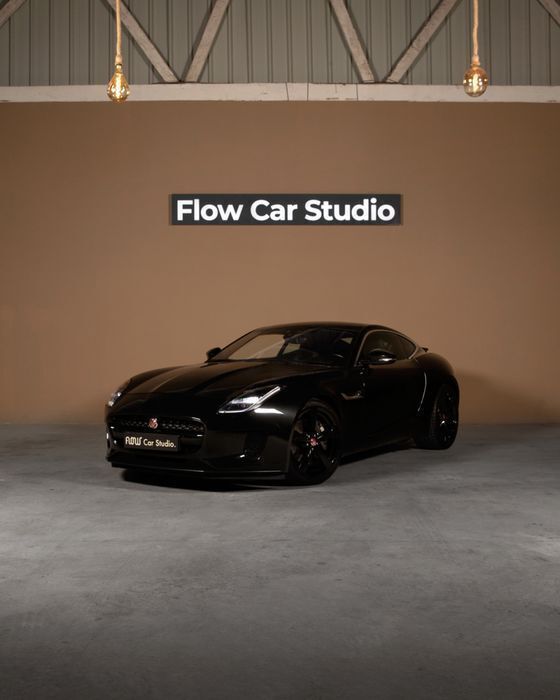 Usado Jaguar F-Type R-Dynamic 300 HP (220 kW) 2018 Preto Coupé