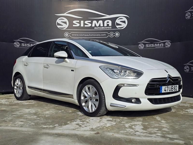Branco Usado 2014 DS Automobiles DS5 Sport Chic Citadino | € 9.950 - Imagem 1/4