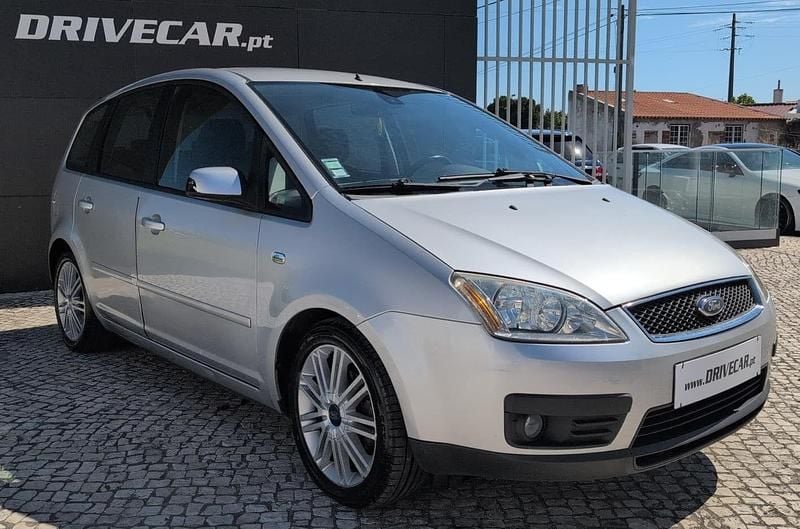 Cinza Usado 2005 Ford Focus Ghia Monovolume | € 5.980 (Preço justo) - Imagem 1/4