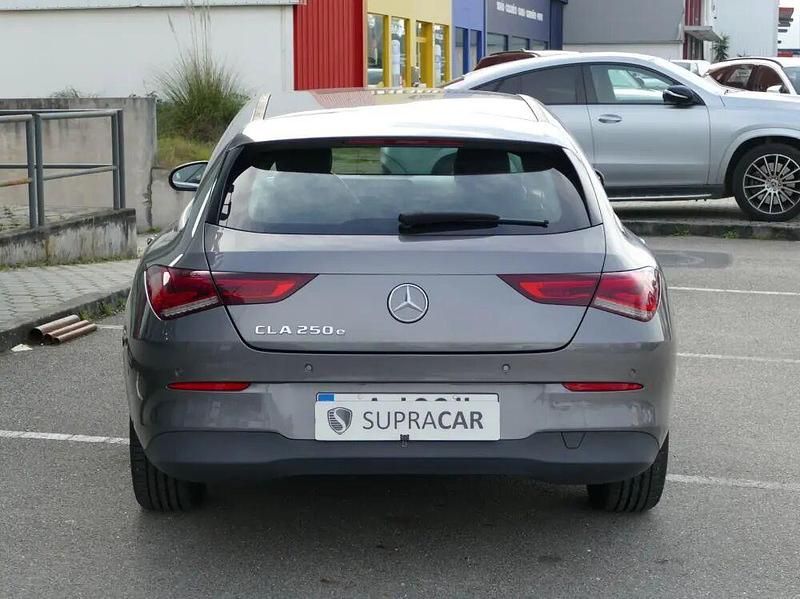 Usado Mercedes CLA250 Shooting Brake Style 218 HP (160 kW) 2021 Cinza Carrinha