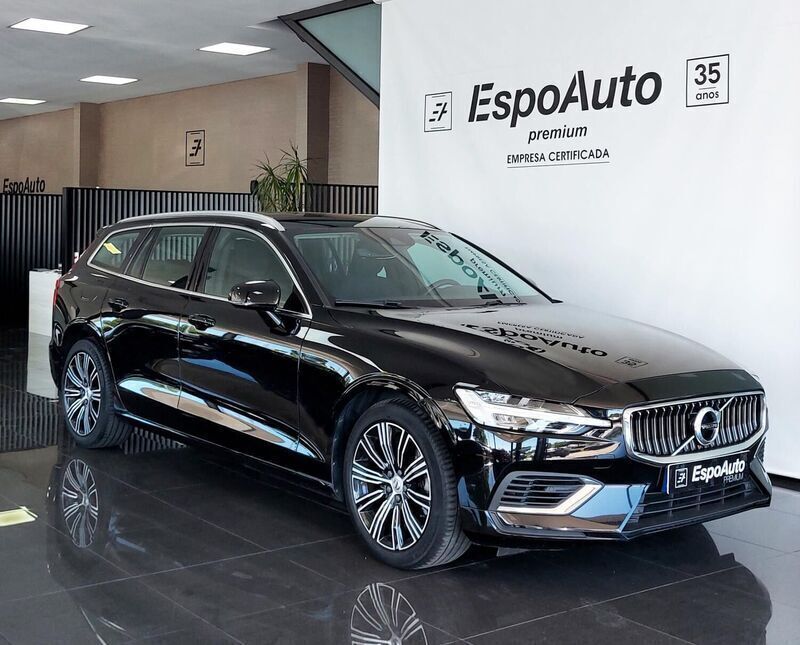 Preto Usado 2021 Volvo V60 Inscription Carrinha | € 30.900 (Preço justo) - Imagem 1/4