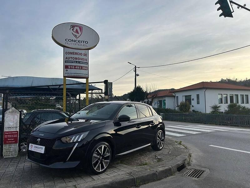 Usado Peugeot e-208 100 kW (136 HP) 2021 Preto Citadino